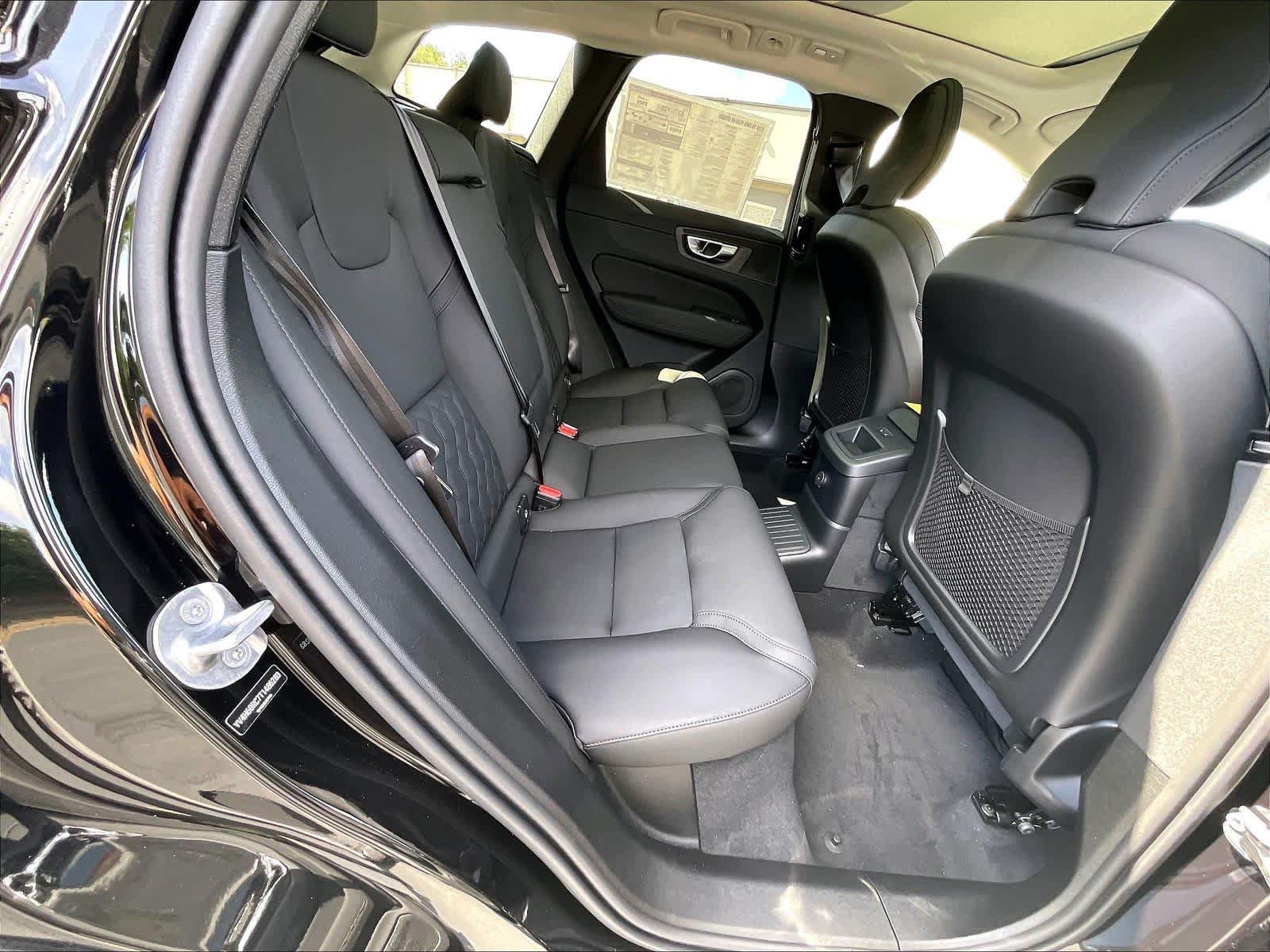 New 2026 Volvo XC60 T8 Plus w/ Climate Package PRO AWD/4WD image 27