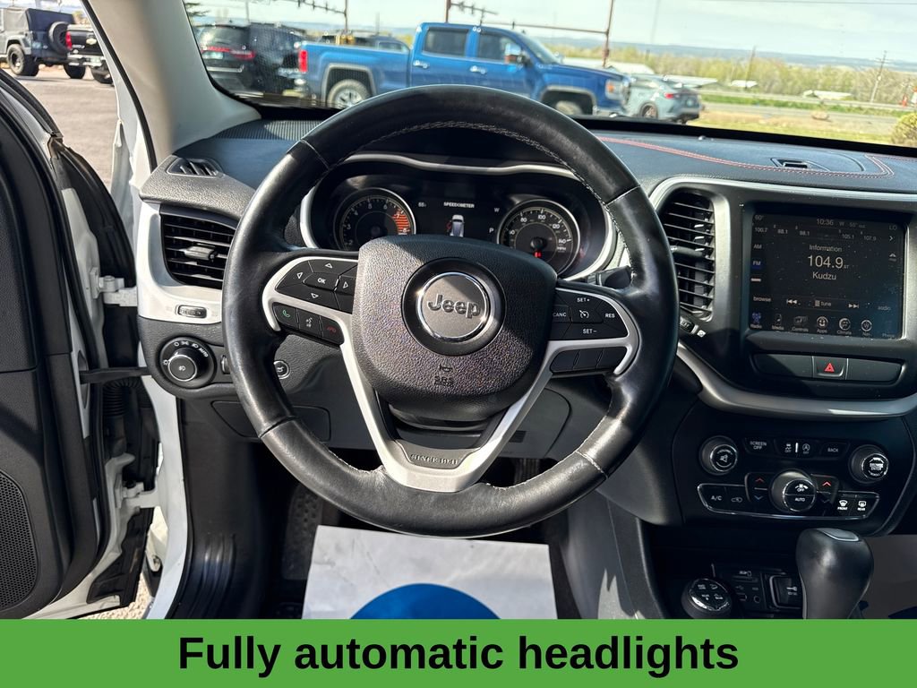 Used 2016 Jeep Cherokee Trailhawk w/ Comfort/Convenience Group image 15