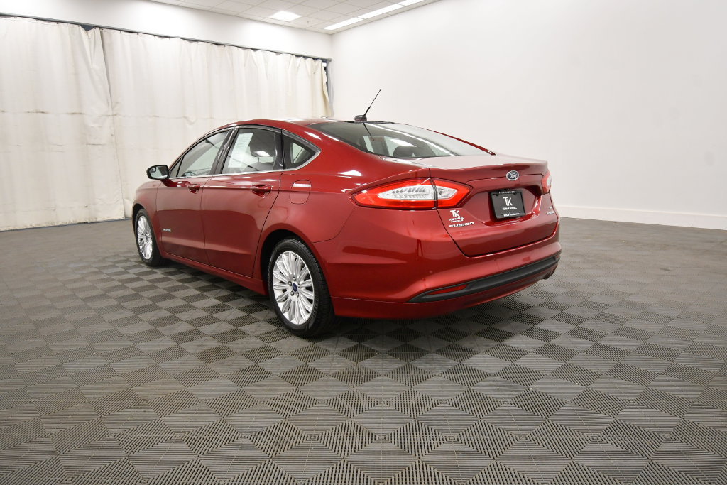 Used 2016 Ford Fusion SE FWD image 5