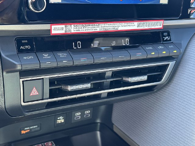 New 2026 Toyota Camry Hybrid FWD image 24