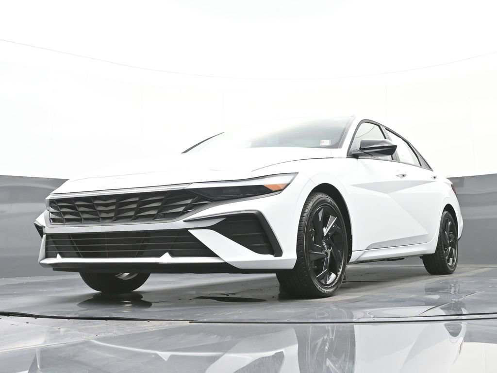 Certified 2026 Hyundai Elantra Sport FWD image 43