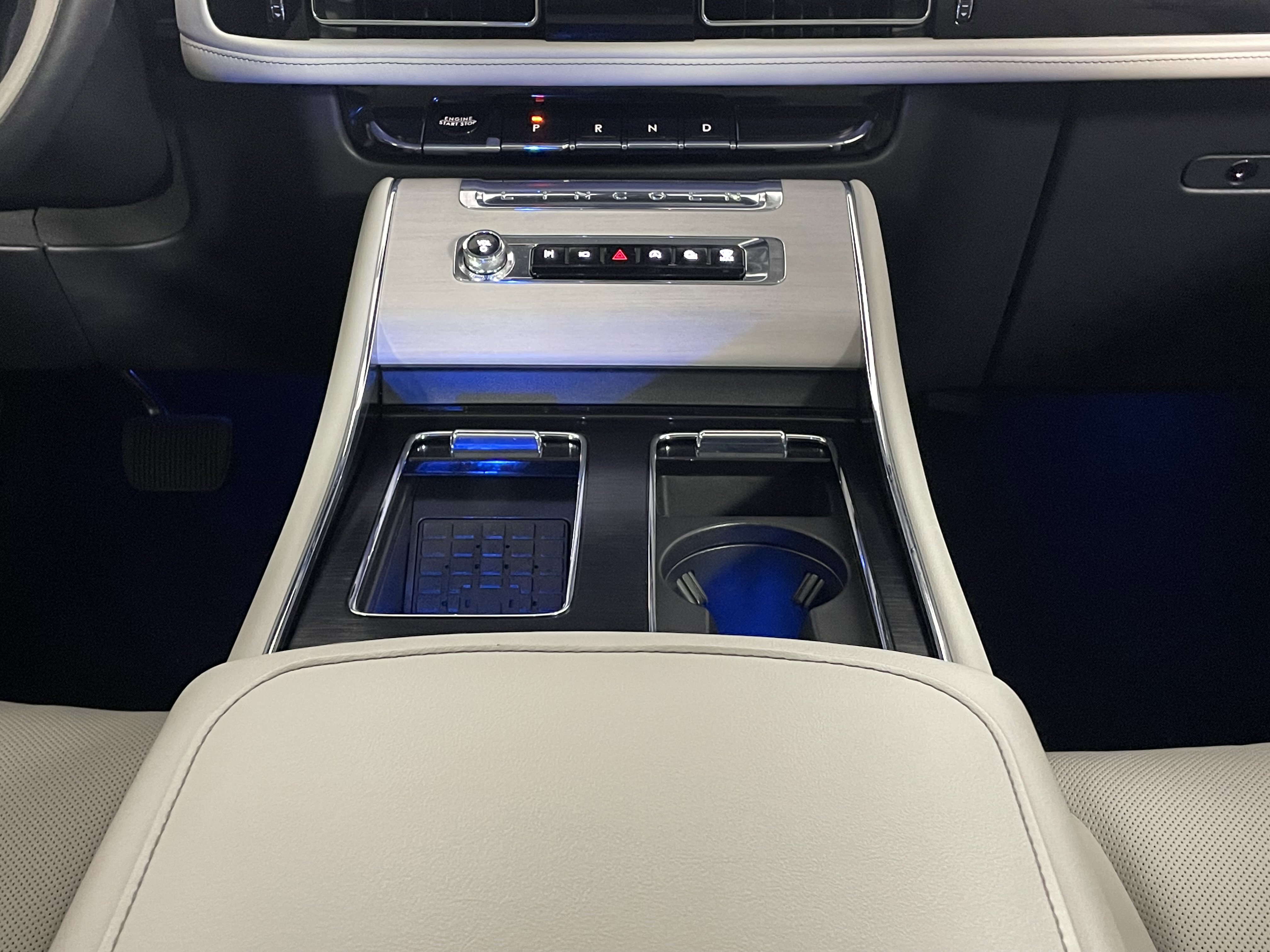 Used 2025 Lincoln Aviator Reserve w/ Luxury Package image 18