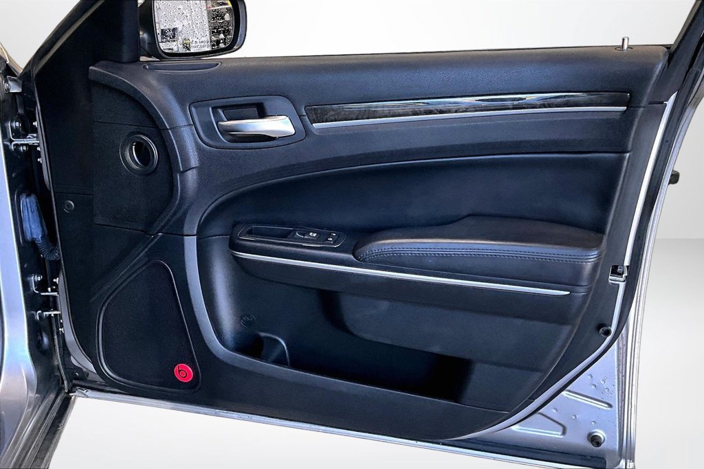 Used 2014 Chrysler 300 C w/ Beats Audio Group AWD/4WD image 26