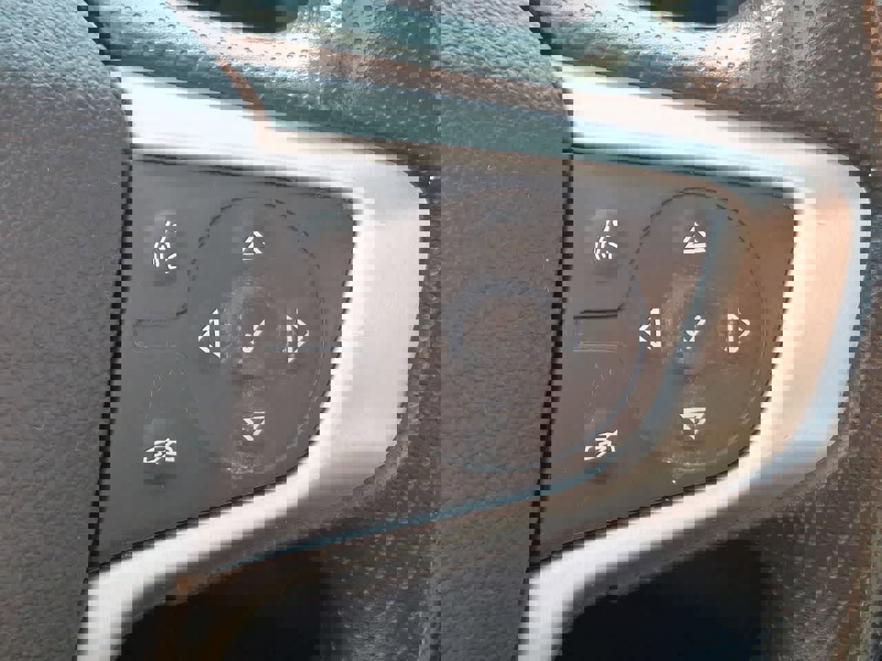 Used 2024 GMC Terrain SLE image 24