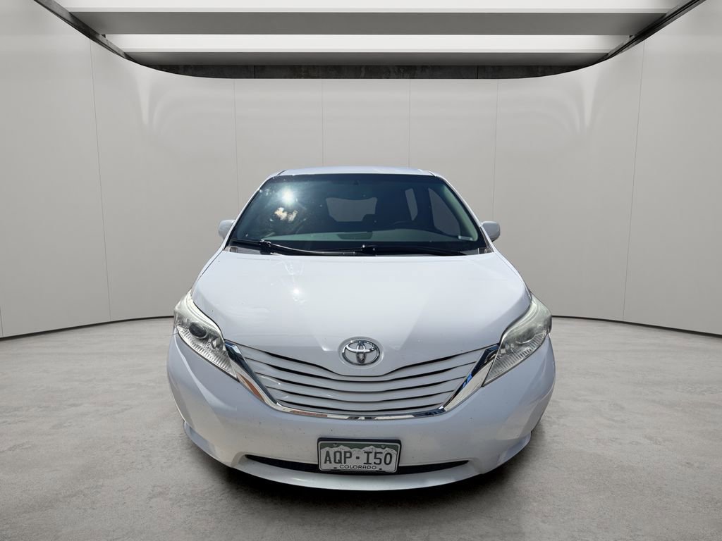 Used 2015 Toyota Sienna LE FWD image 6