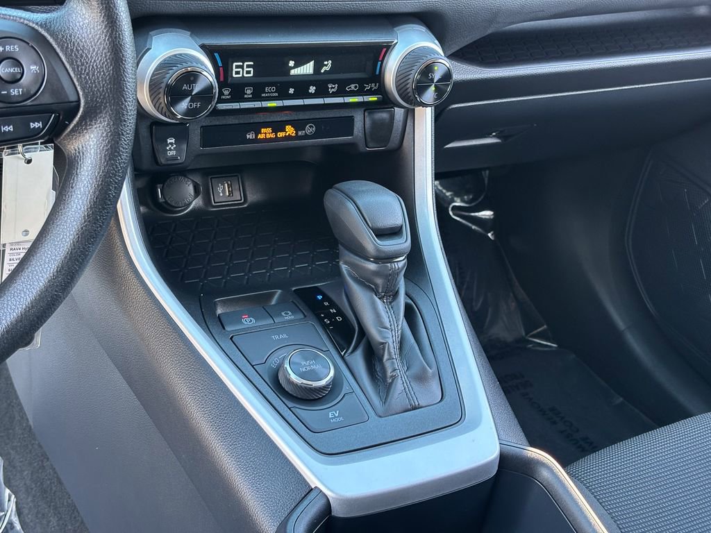 Certified 2025 Toyota RAV4 LE AWD/4WD image 26