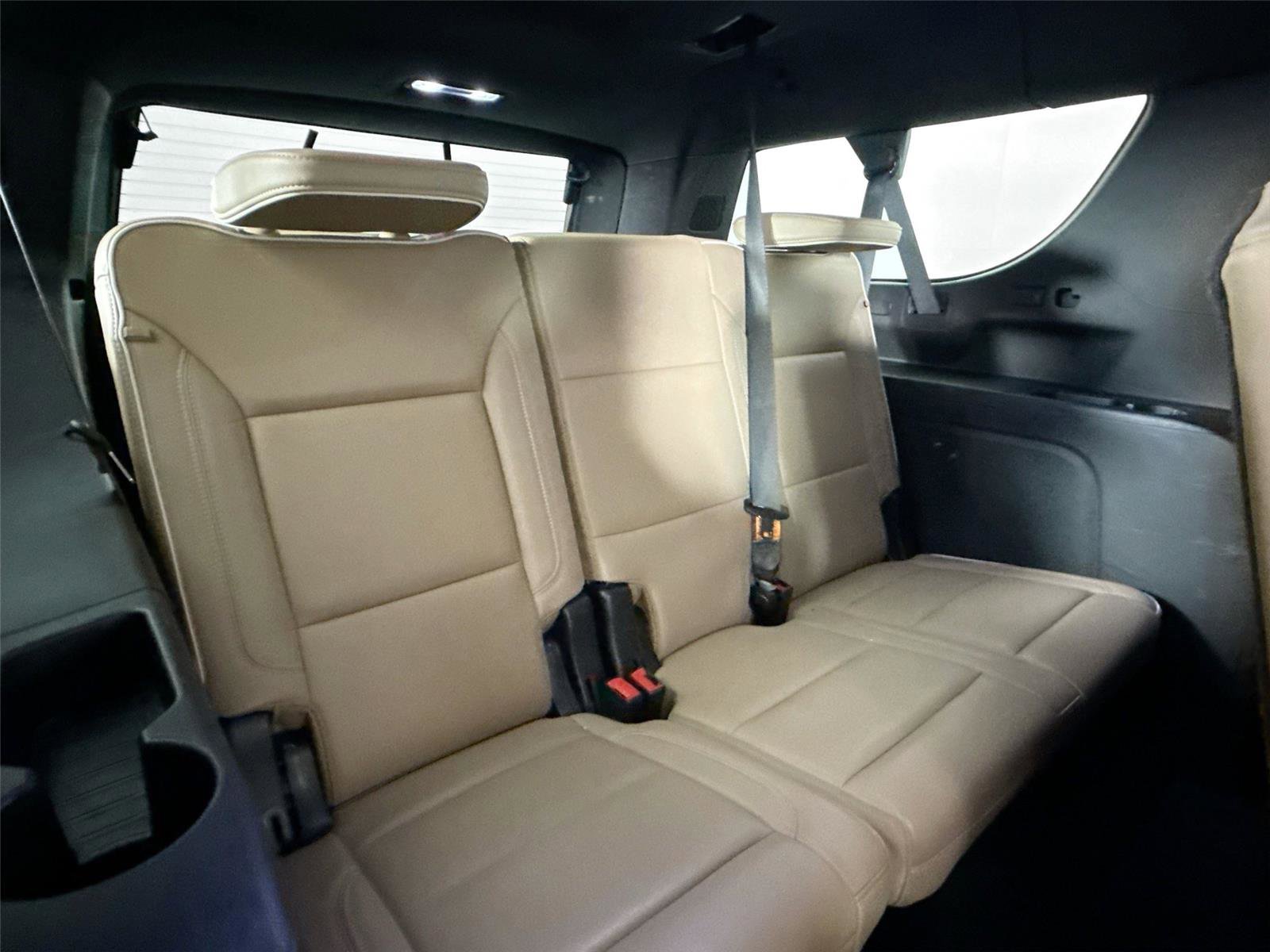 Used 2024 Chevrolet Suburban Premier RWD image 45