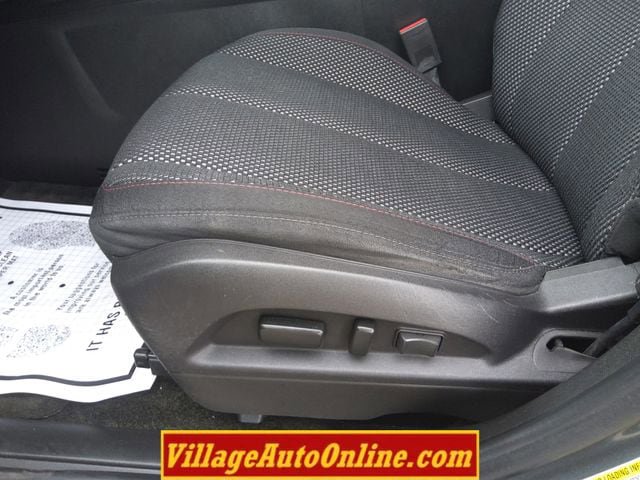 Used 2017 Chevrolet Equinox LT FWD image 13