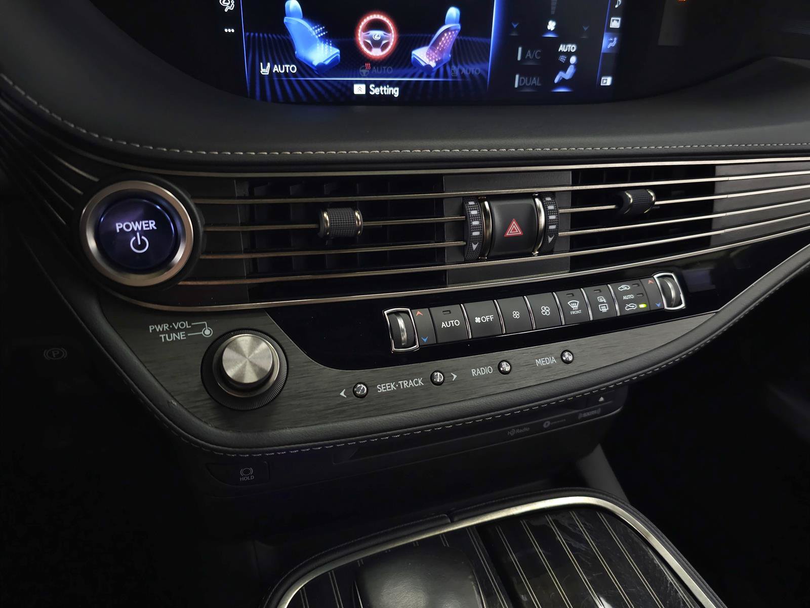 Used 2019 Lexus LS 500h AWD image 30
