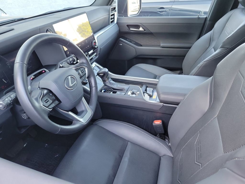 Used 2024 Lexus GX 550 w/ Accessory Package (31) image 3