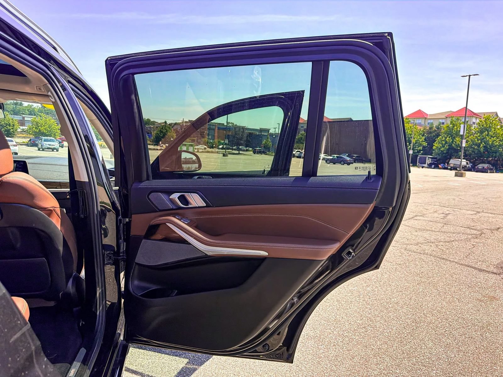 Used 2021 BMW X7 xDrive40i w/ Premium Package AWD/4WD image 15