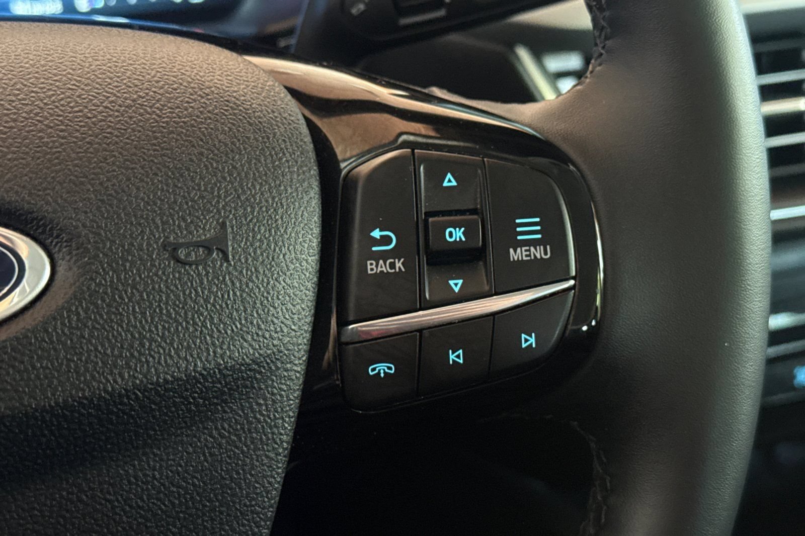 Used 2025 Ford Escape Platinum AWD/4WD image 33