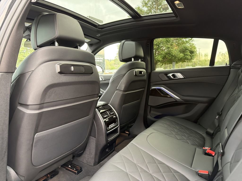 Used 2025 BMW X6 xDrive40i image 12