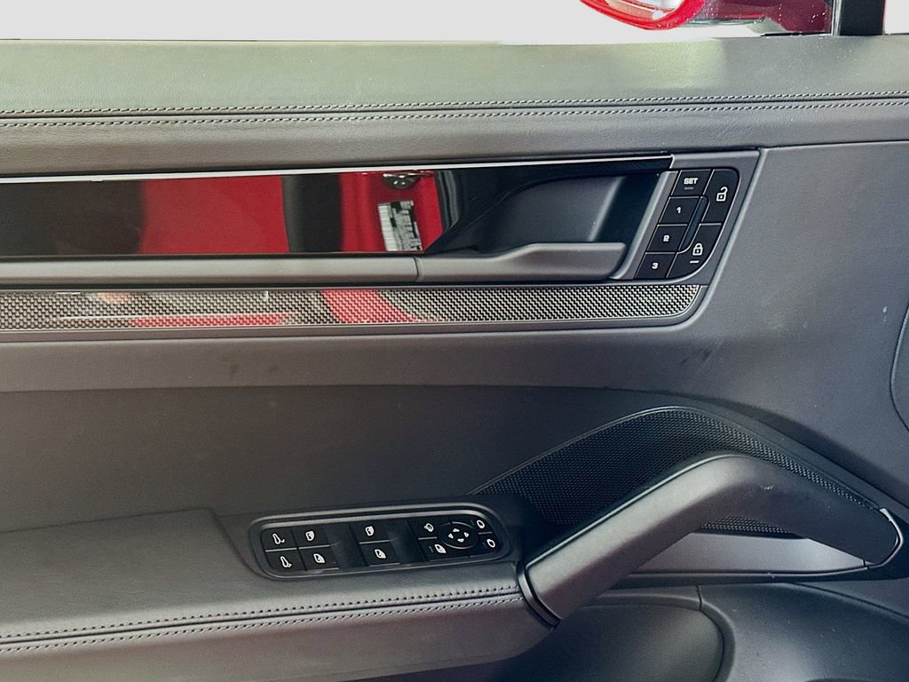 Certified 2025 Porsche Cayenne GTS AWD/4WD image 19