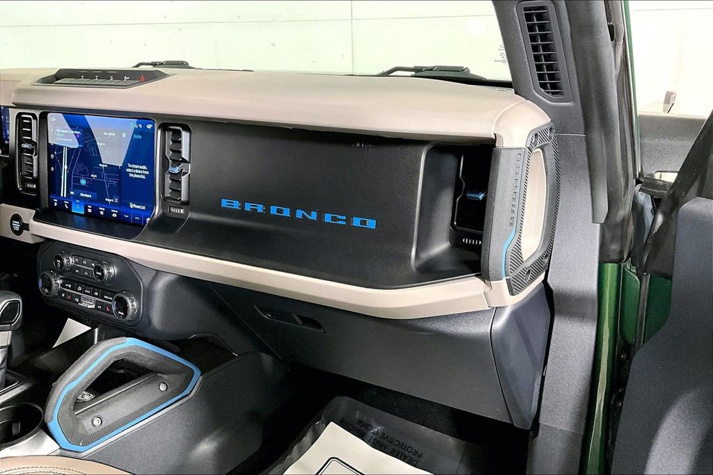 Used 2023 Ford Bronco Wildtrak image 16