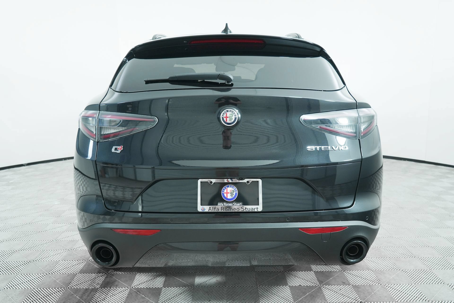 New 2025 Alfa Romeo Stelvio Sprint AWD/4WD image 6
