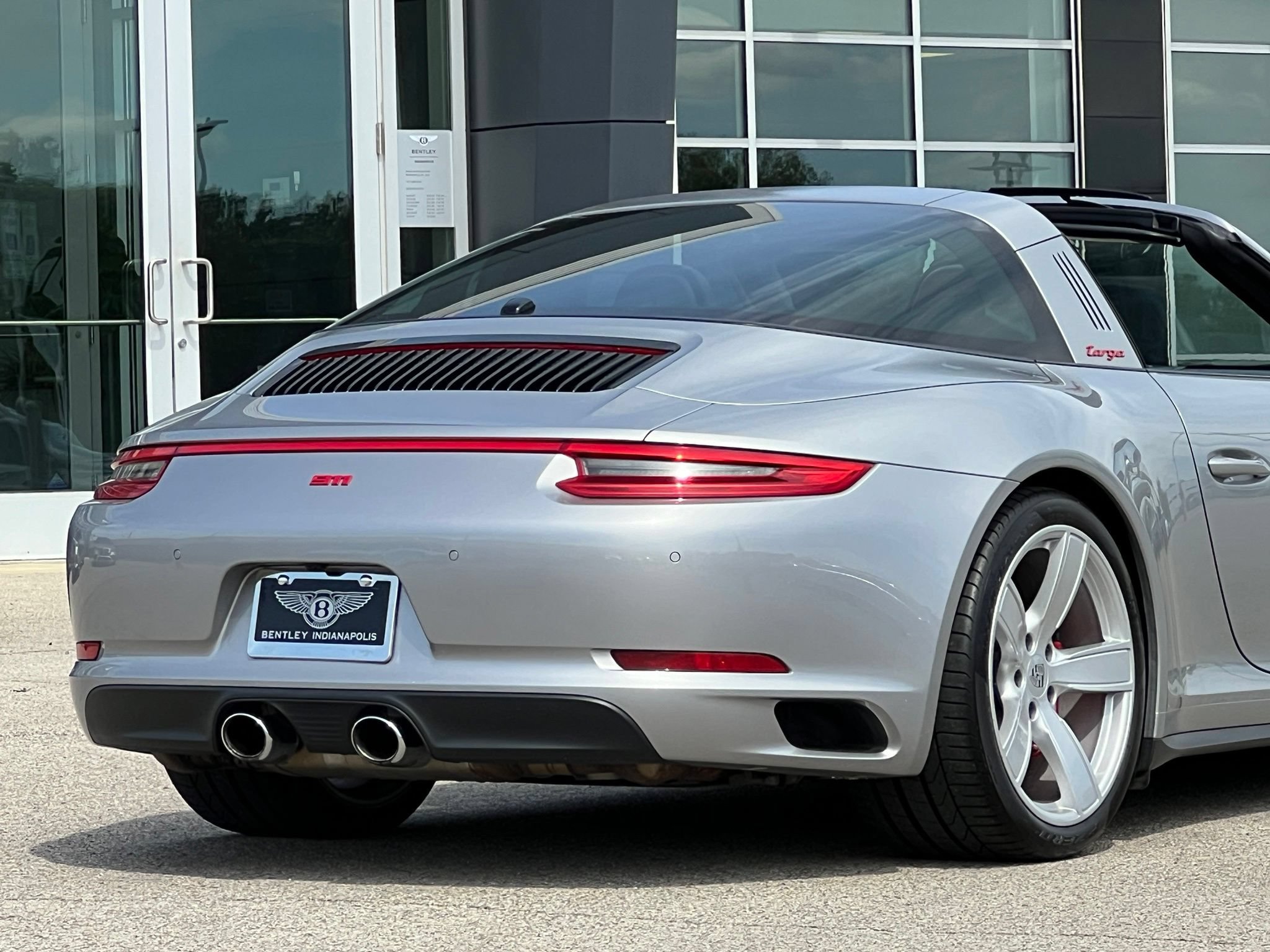 Used 2017 Porsche 911 Targa 4S w/ Sport Package AWD/4WD image 10