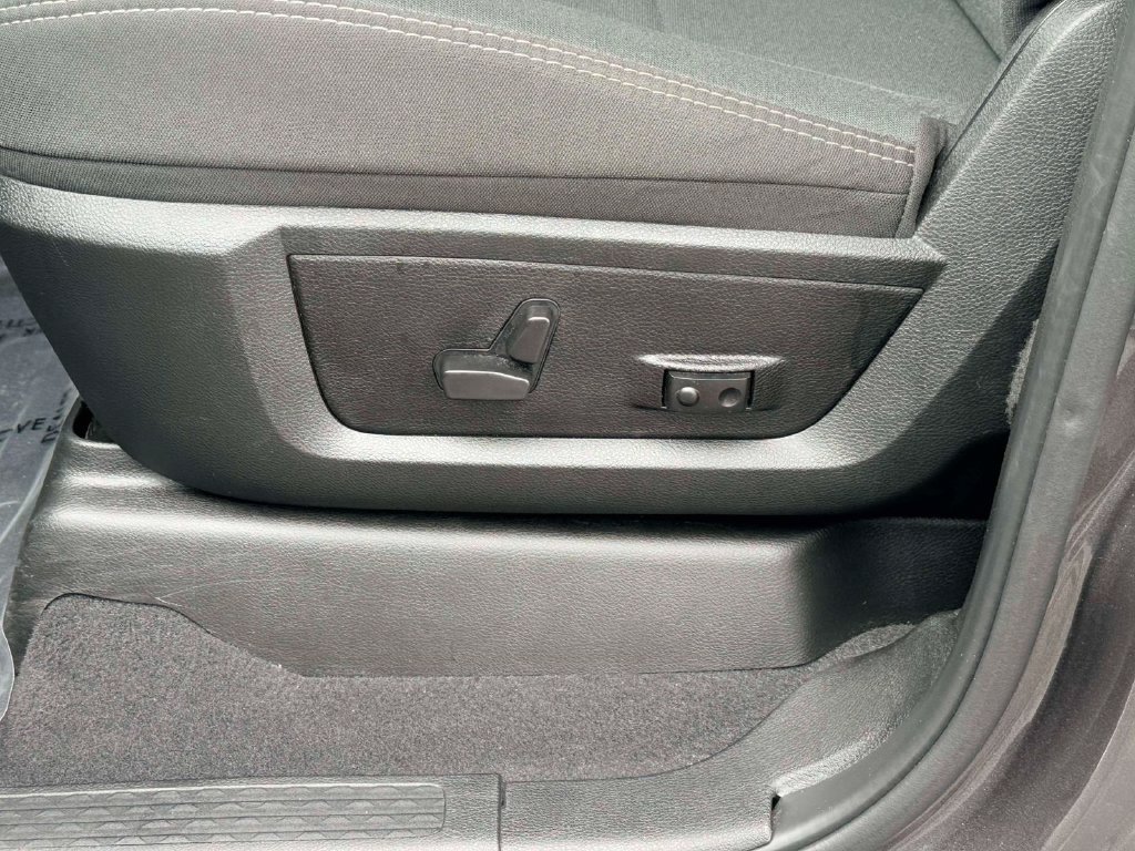 Used 2025 RAM 2500 Big Horn AWD/4WD image 15