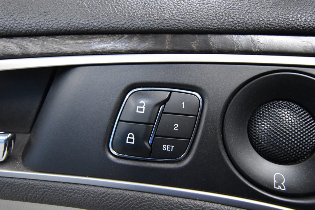 Used 2020 Lincoln MKZ Reserve w/ Elements Package FWD image 9