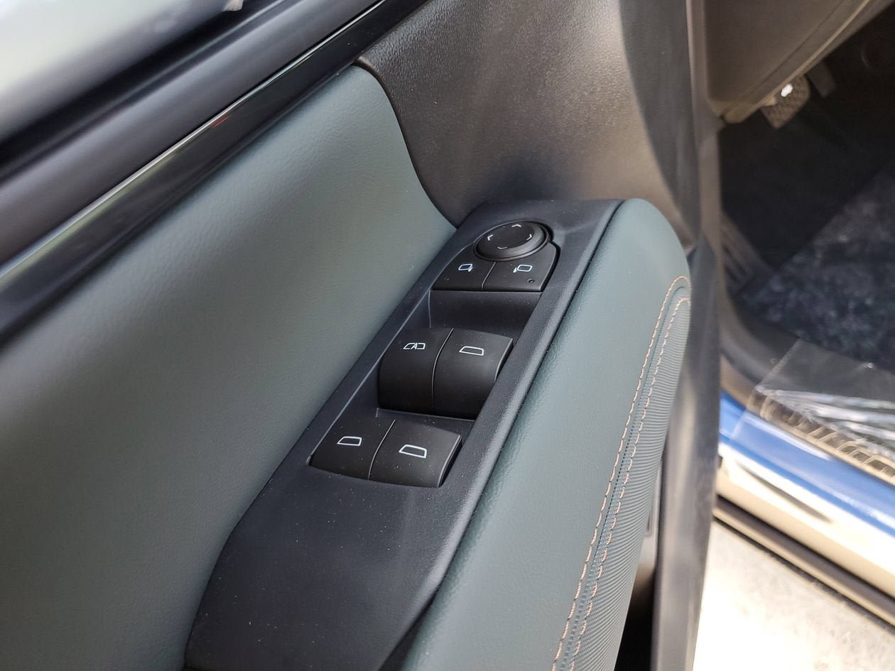 New 2026 GMC Terrain AT4 w/ Technology Package II AWD/4WD image 18
