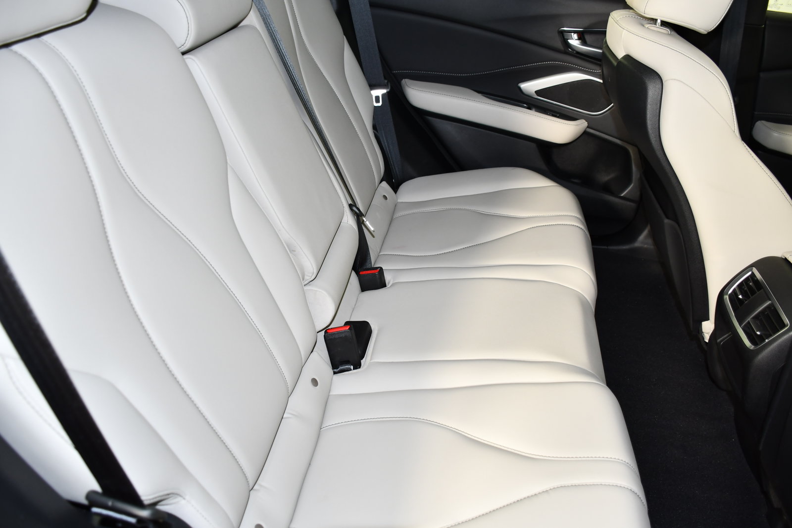Used 2025 Acura RDX SH-AWD image 44