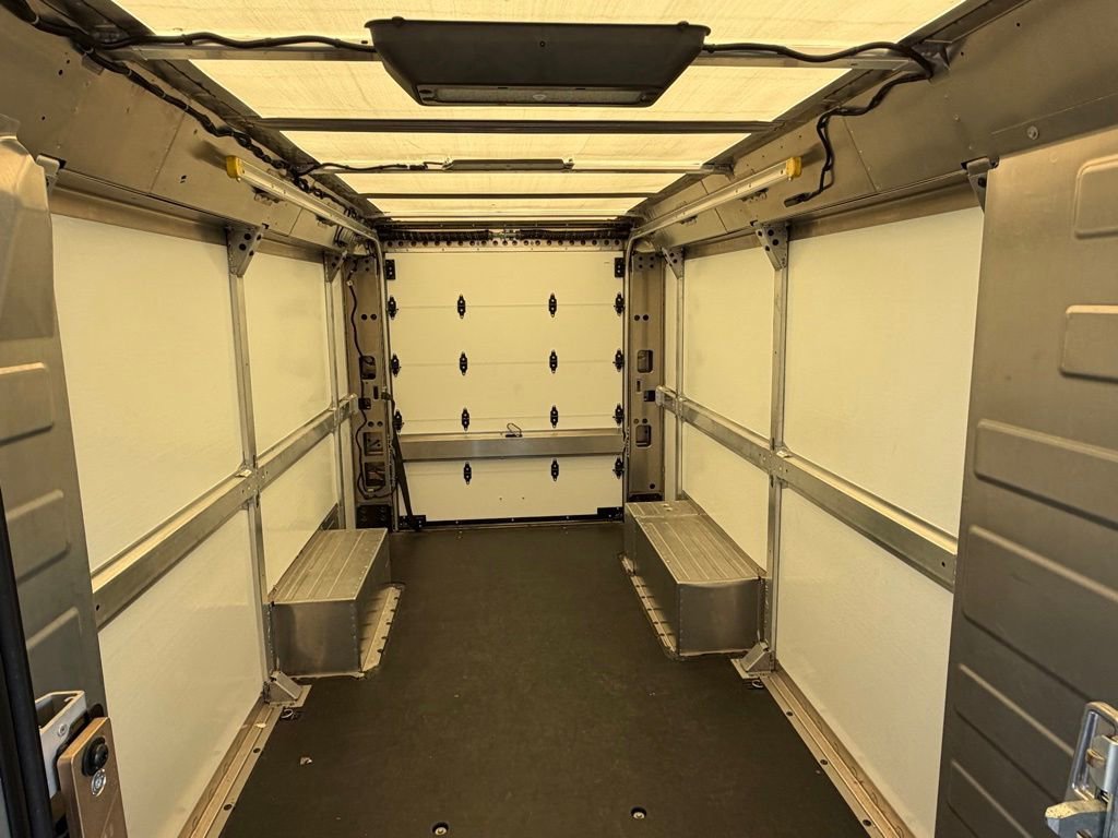 Used 2024 Chevrolet Brightdrop 600 w/ Commercial Equipment Package AWD/4WD image 15