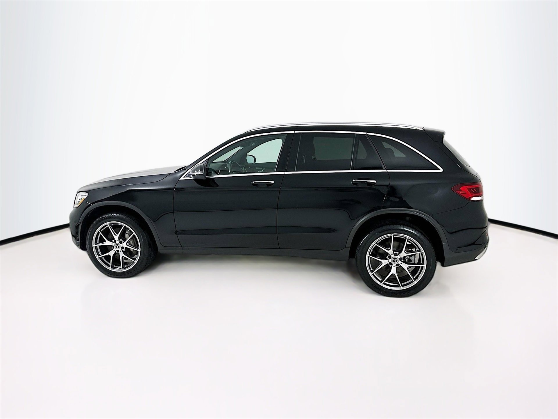 Used 2022 Mercedes-Benz GLC 300 4MATIC image 5