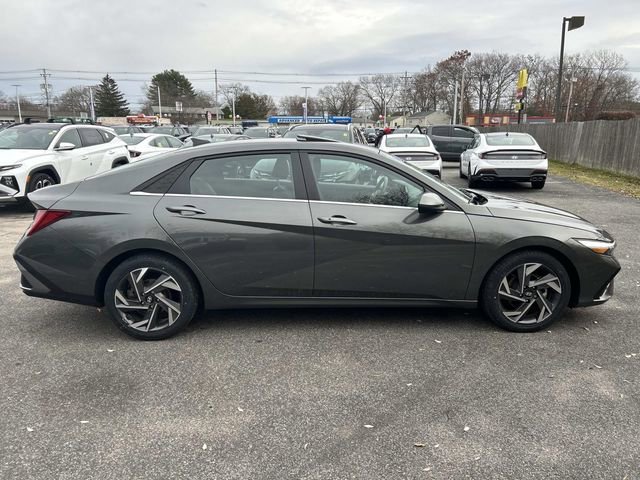 Used 2024 Hyundai Elantra SEL w/ Convenience Package image 2