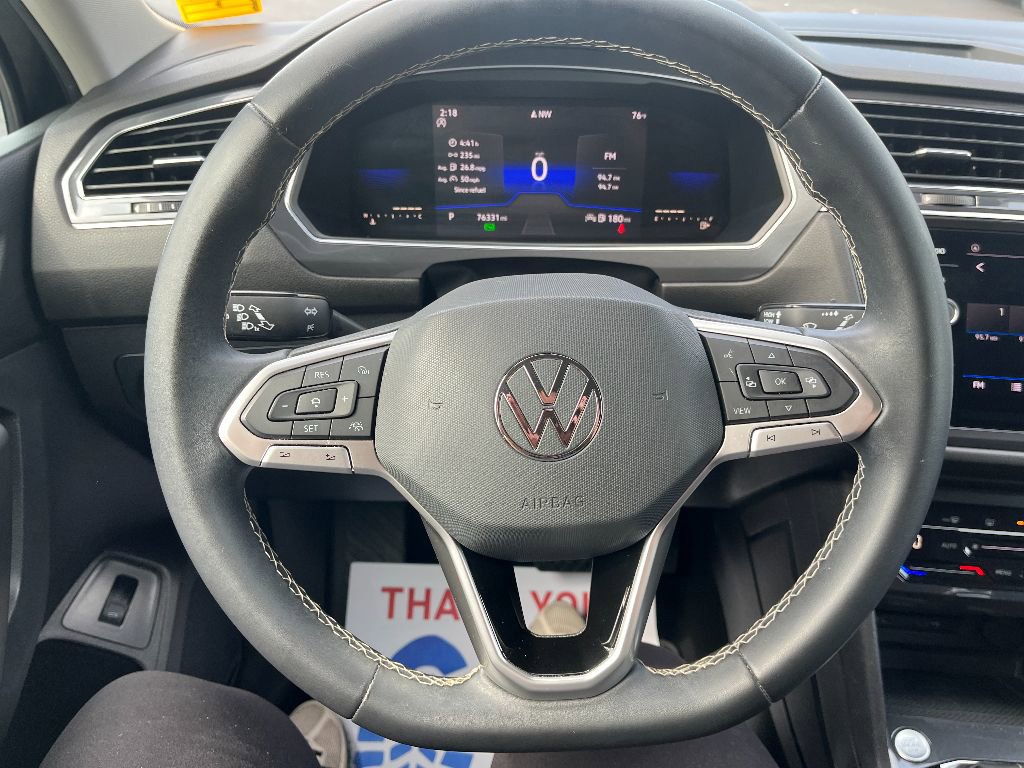Used 2022 Volkswagen Tiguan SE image 33