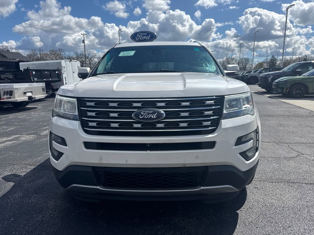 Used 2017 Ford Explorer Limited w/ Equipment Group 301A image 3