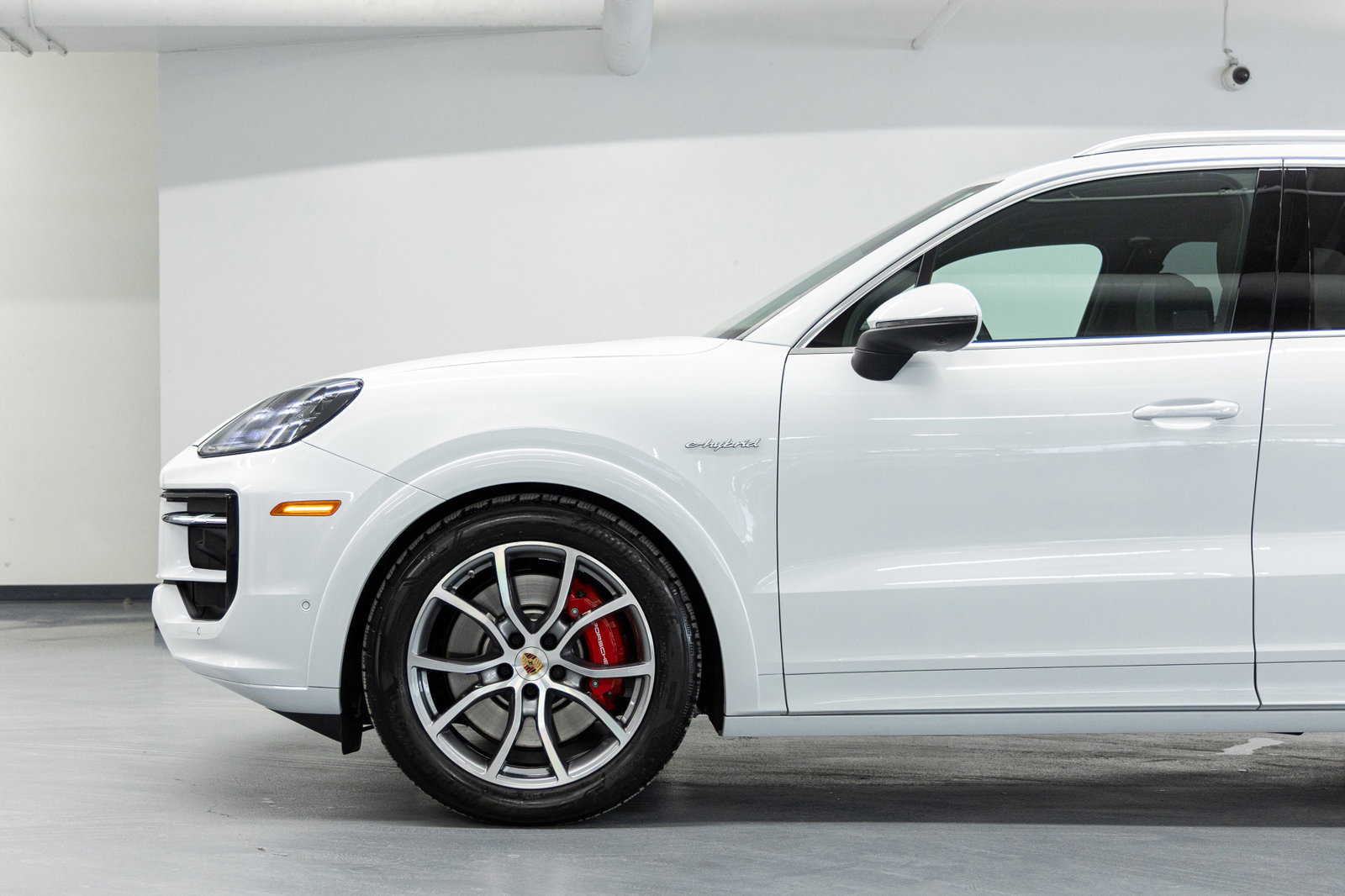 Used 2025 Porsche Cayenne S image 3