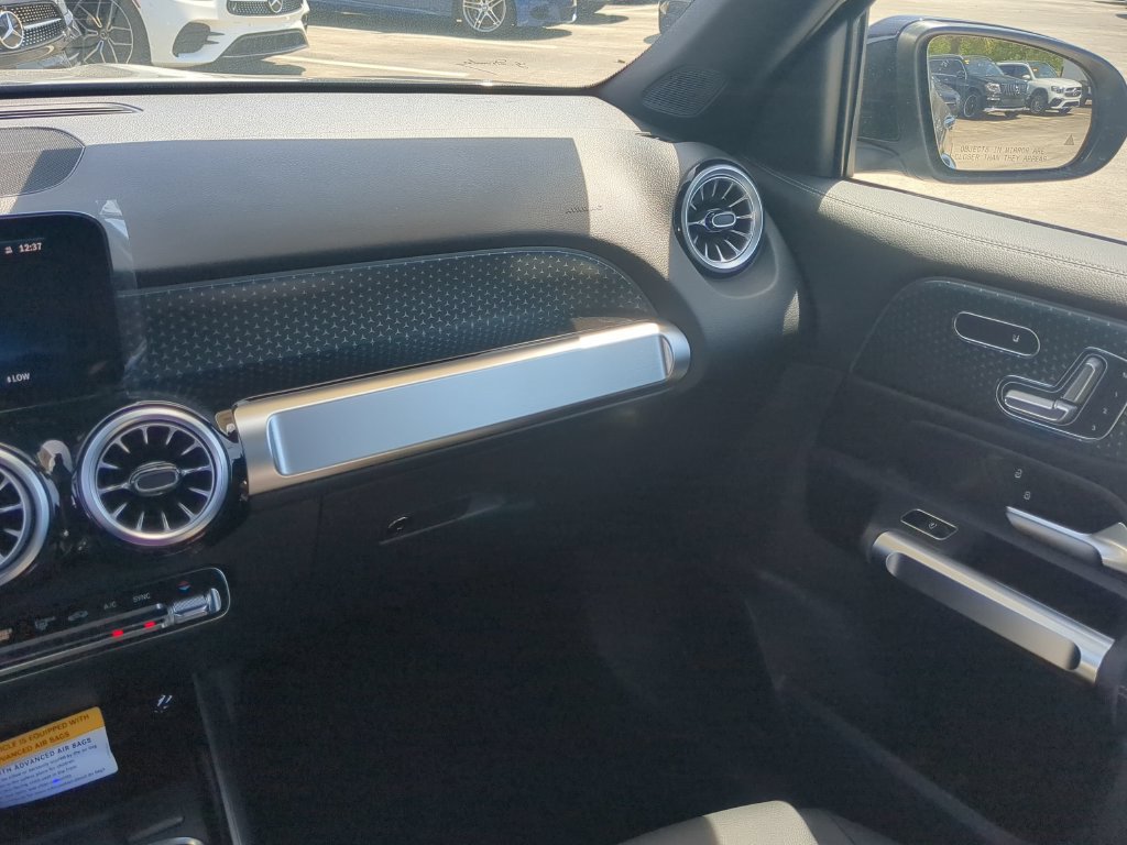 Used 2024 Mercedes-Benz GLB 250 4MATIC image 13