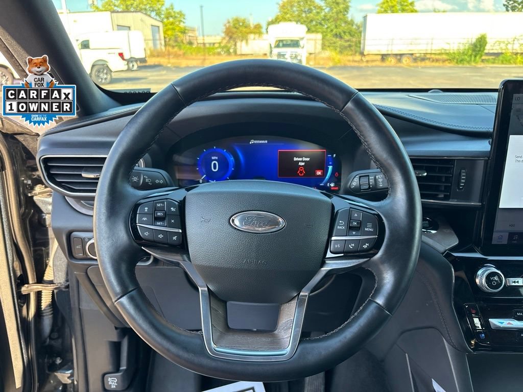 Used 2023 Ford Explorer Platinum w/ Technology Package AWD/4WD image 14