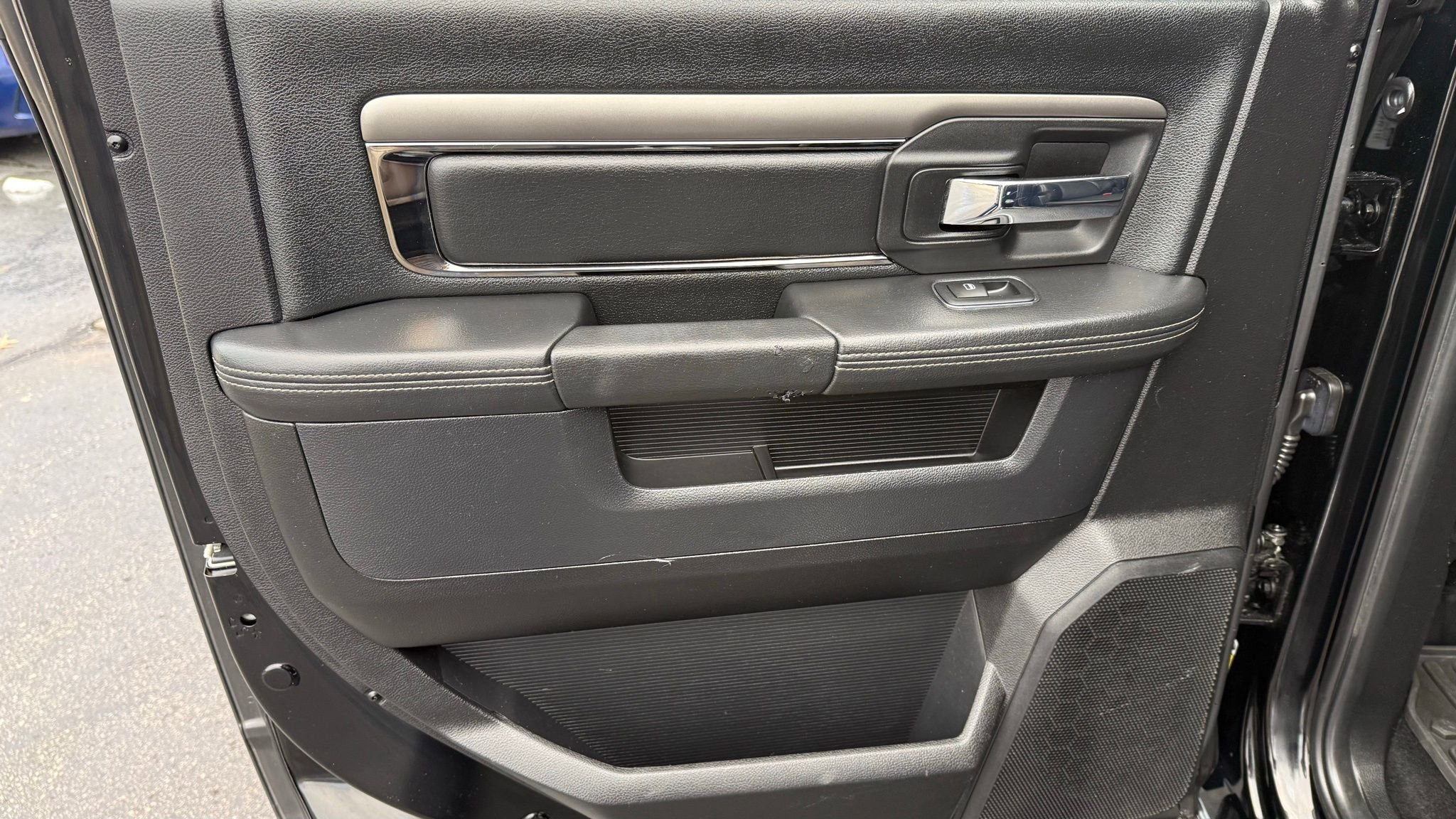 Used 2015 RAM 1500 Sport image 39