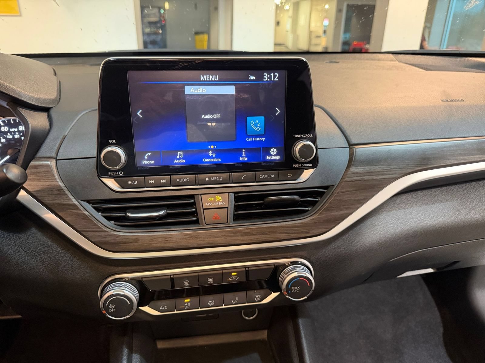 Used 2025 Nissan Altima 2.5 SV FWD image 16