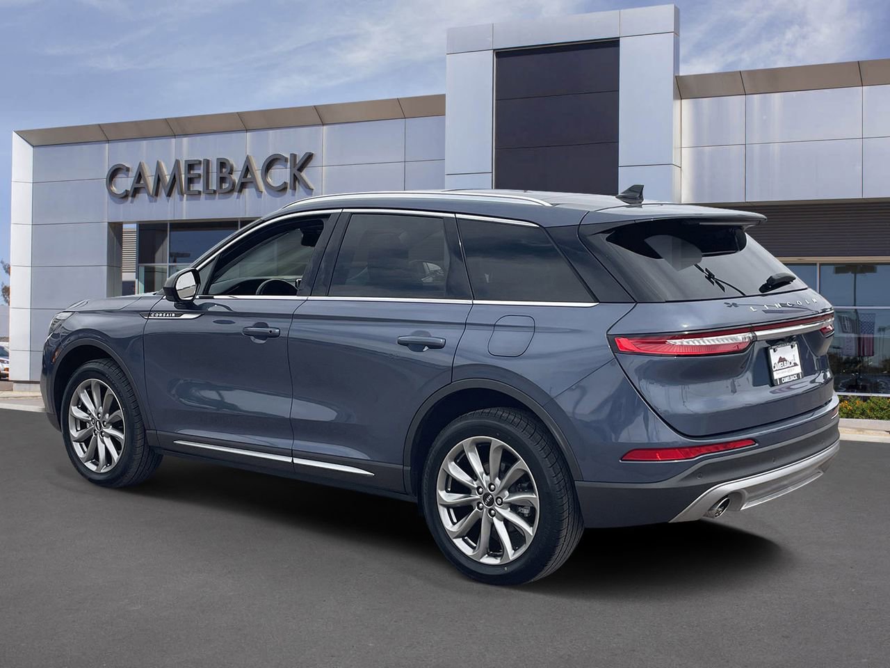 Used 2022 Lincoln Corsair AWD w/ Premium Package image 4