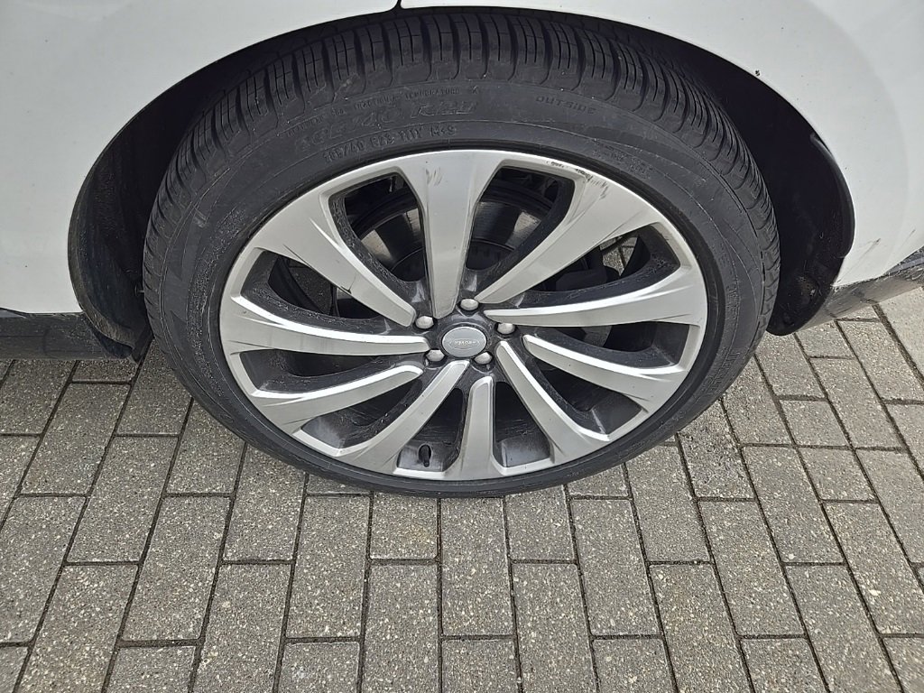 Used 2023 Land Rover Range Rover SE image 9