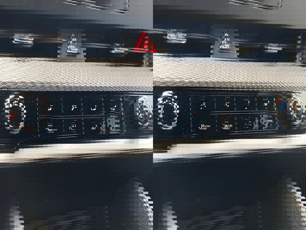 Used 2024 Kia Sportage LX image 21