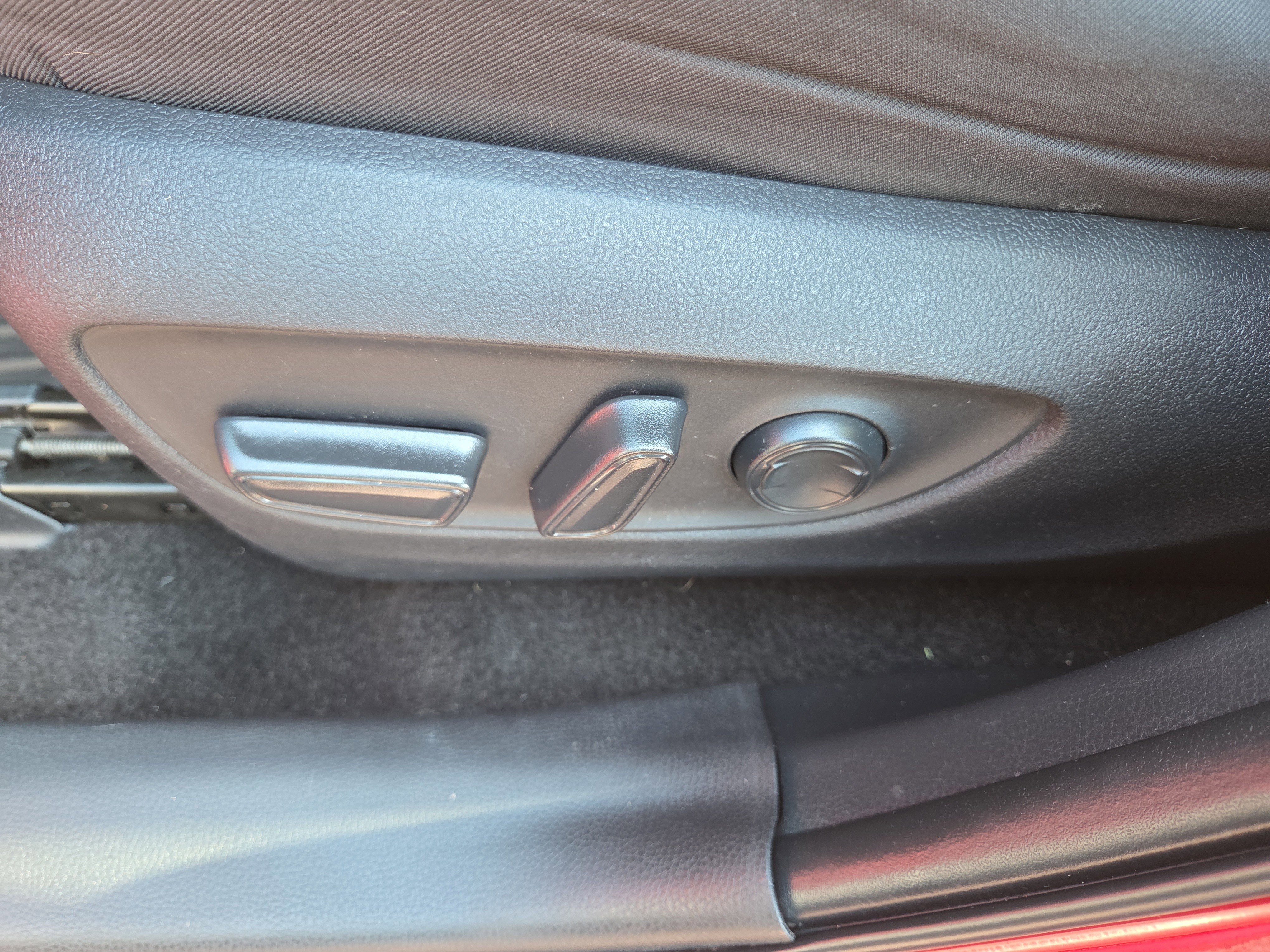 Certified 2022 Toyota RAV4 XLE w/ Convenience Package image 34