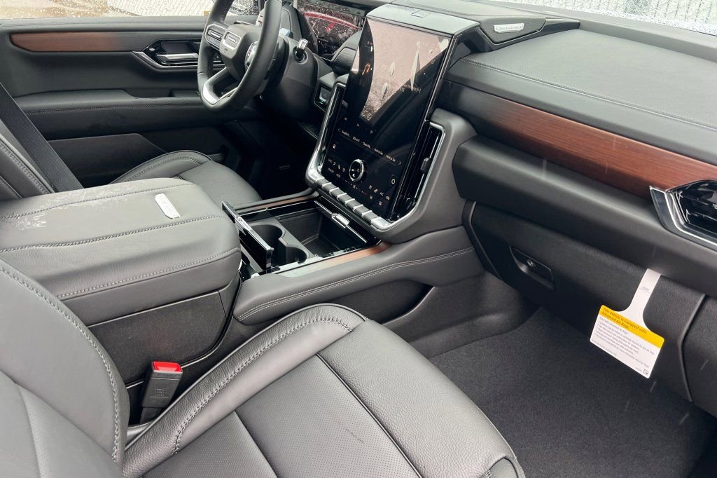 New 2026 GMC Yukon Denali w/ Denali Reserve Package image 13