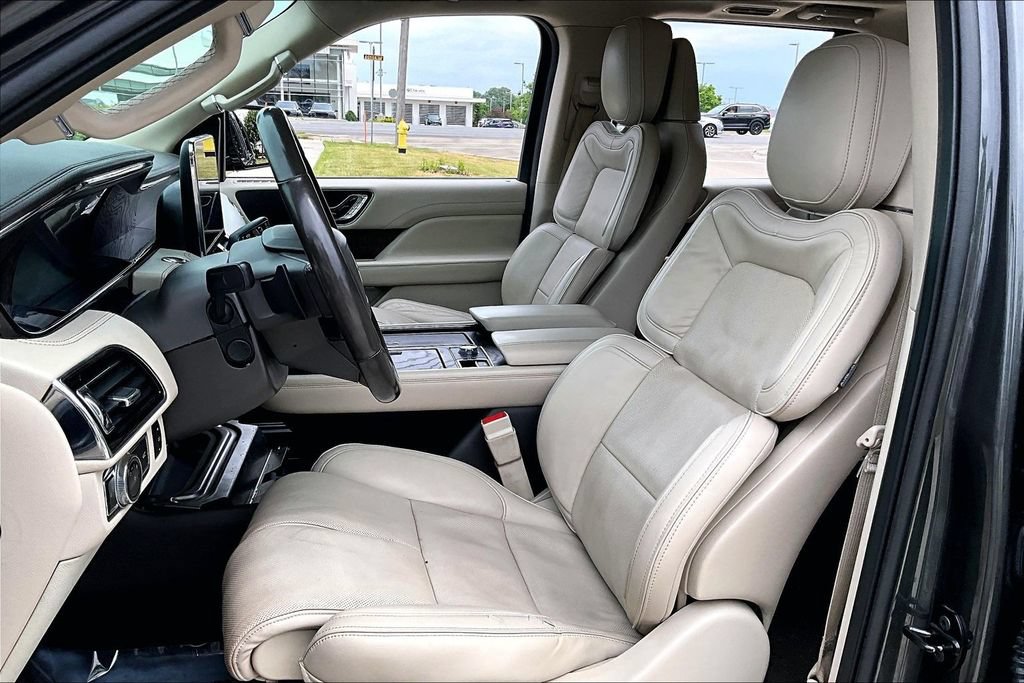 Used 2018 Lincoln Navigator Reserve AWD/4WD image 15