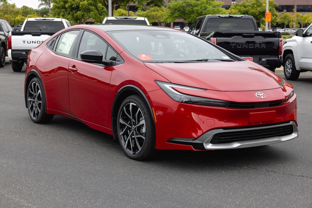 New 2026 Toyota Prius Plug-In Hybrid FWD image 3