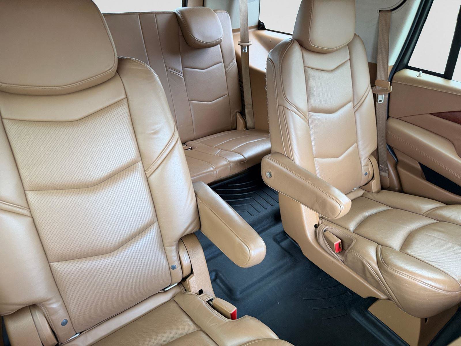 Used 2016 Cadillac Escalade Platinum AWD/4WD image 18