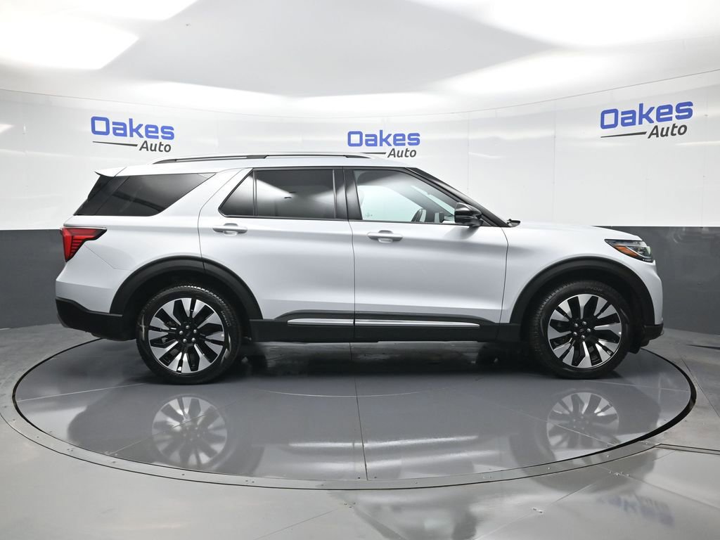 Used 2025 Ford Explorer Platinum w/ LUX Leather Package image 9