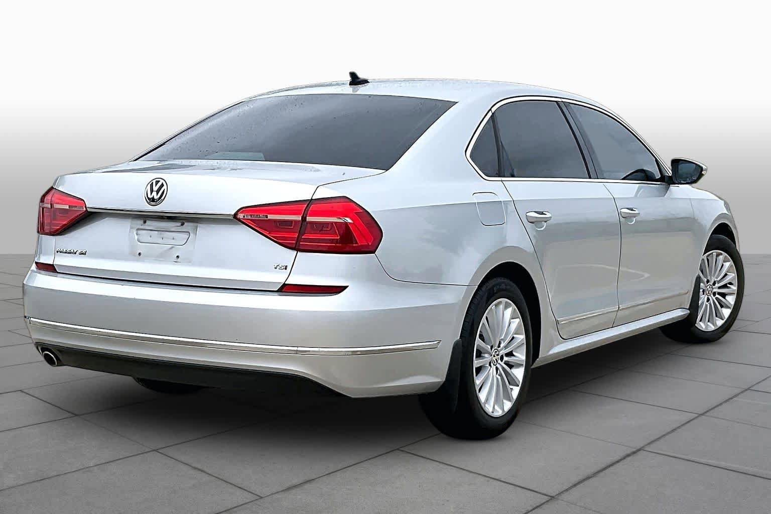 Used 2016 Volkswagen Passat 1.8T SE FWD image 13