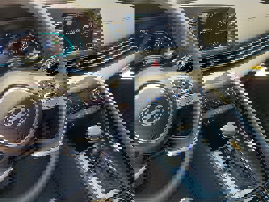 New 2025 Hyundai Elantra Blue image 31