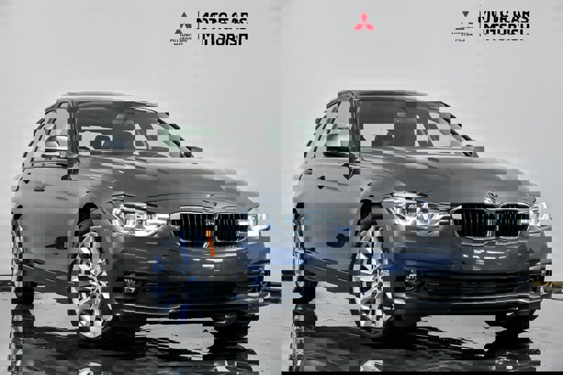 Used 2018 BMW 320i xDrive Sedan image 1