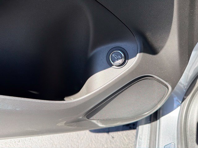 Used 2023 Buick Encore GX Select w/ Sport Touring Package FWD image 20