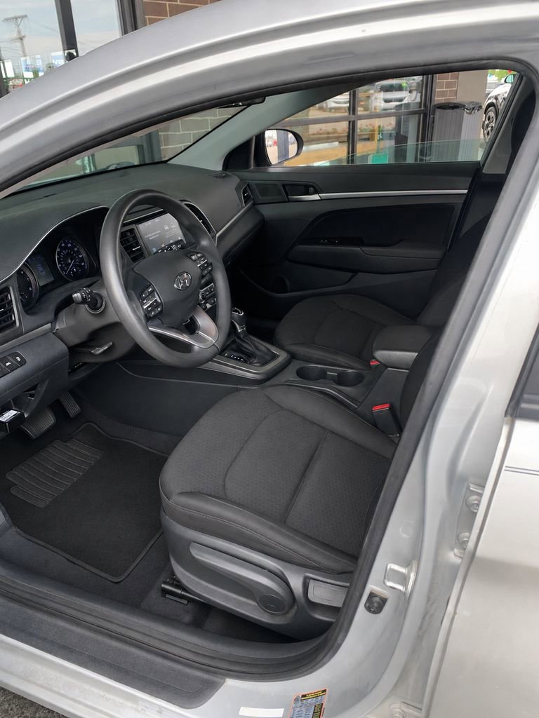 Used 2020 Hyundai Elantra SEL w/ Cargo Package (C1) FWD image 2