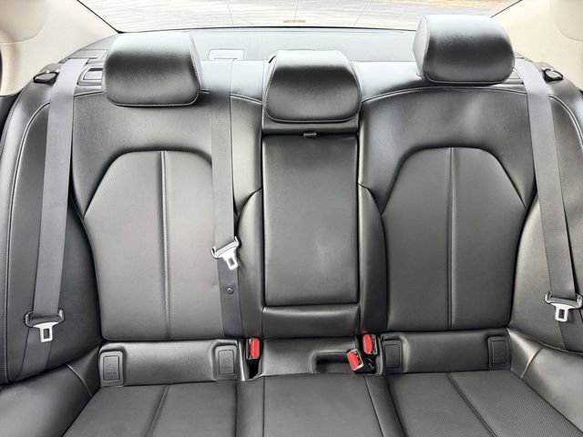 Used 2023 Genesis G70 2.0T RWD image 33